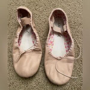 Capezio big kid ballet shoes